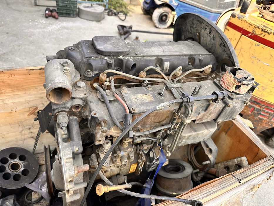Dezmembrez Motor perkins RE