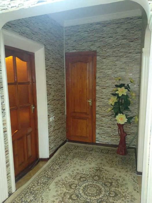 Сотилади 3 хонали Чилонзор метро 16 квартал. Гул бозор тогрисида