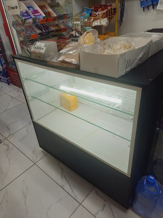 Срочно продам  ветринный холодильник