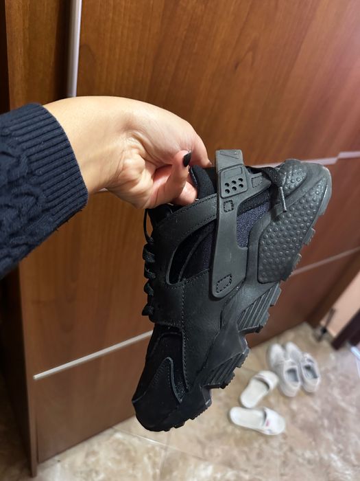 Nike Air Huarache  дамски маратонки черни