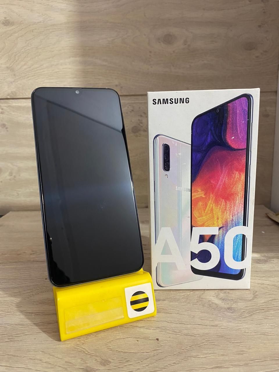 Продам Samsung А50 128г