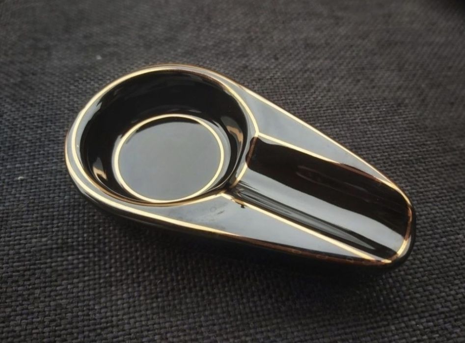 Керамичен пепелник за пури с лого,два цвята