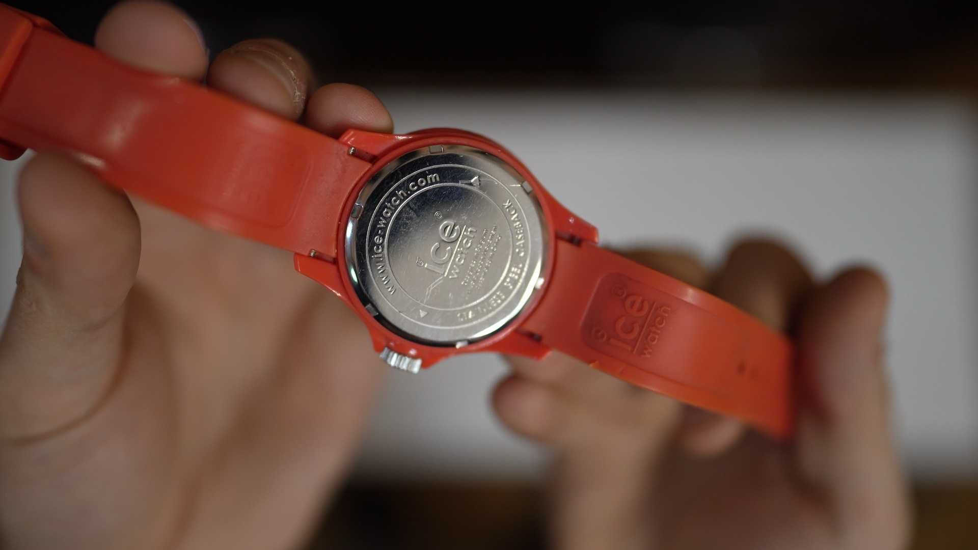 Продаю часы Ice Watch (Красные)