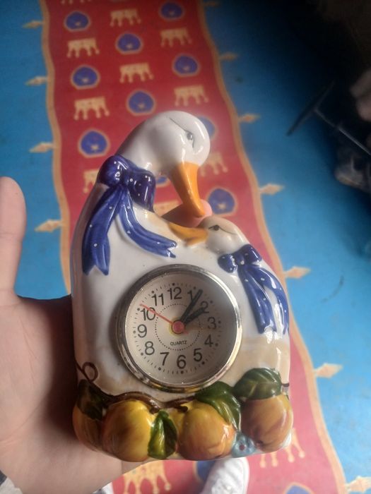 Vand ceas pe baterie in forma de rata