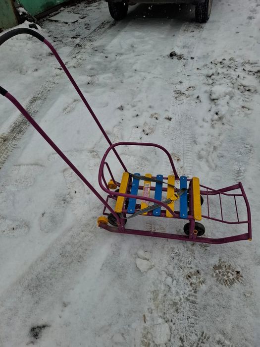 Продам санки в хорошем состоянии