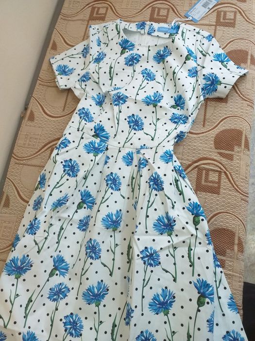 Продам новое платье  для девочки