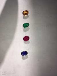 Un rubin, un smarald, un safir galben si unul albastru, individuale