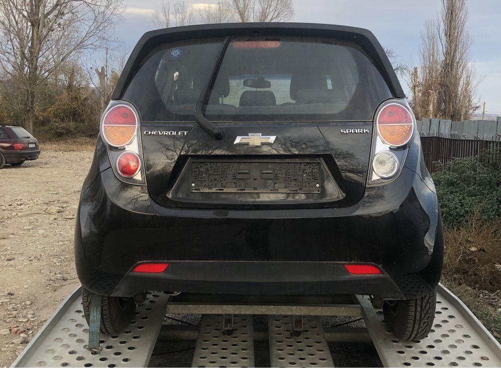 Chevrolet spark 1.0 i на части