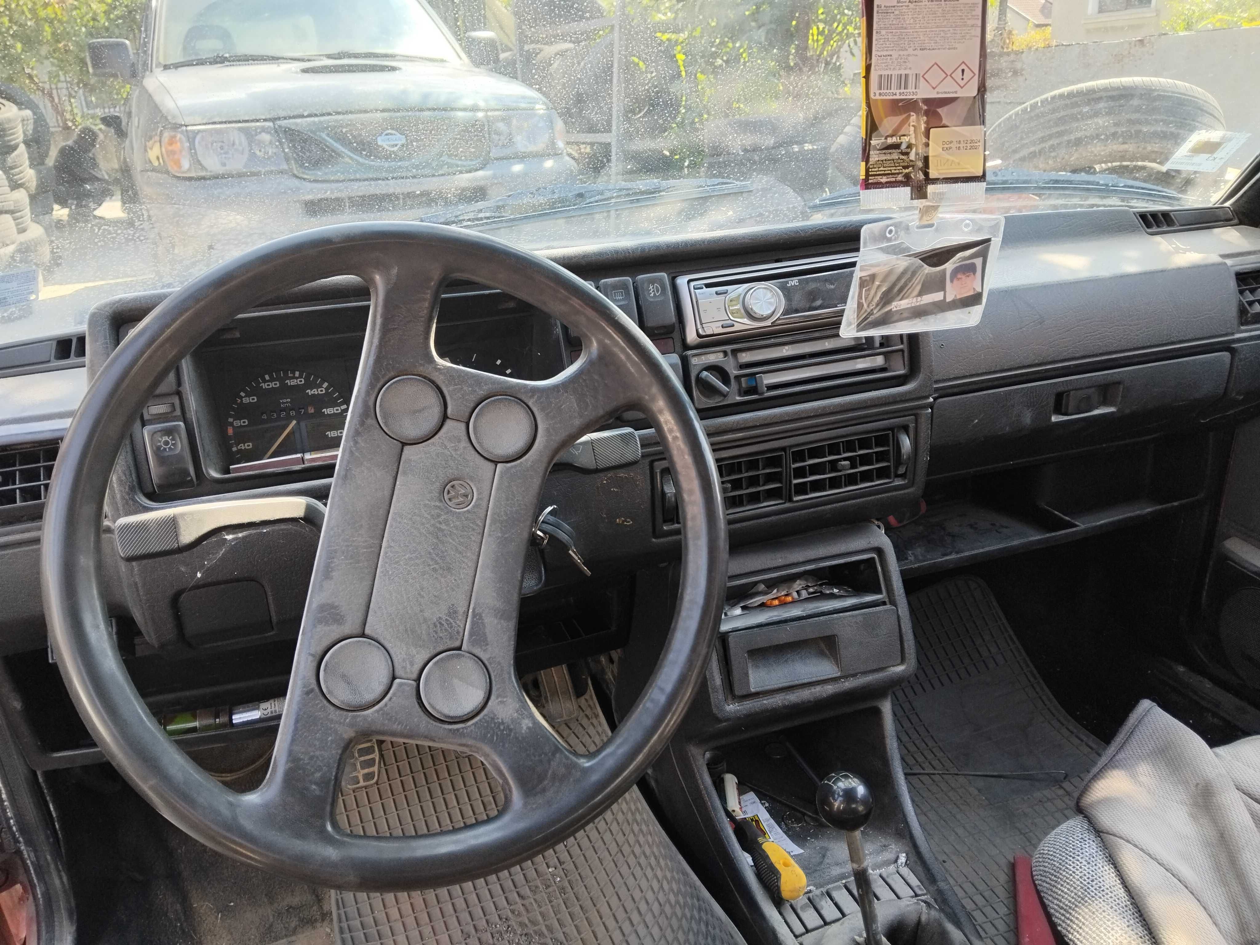 Продавам  голф 2