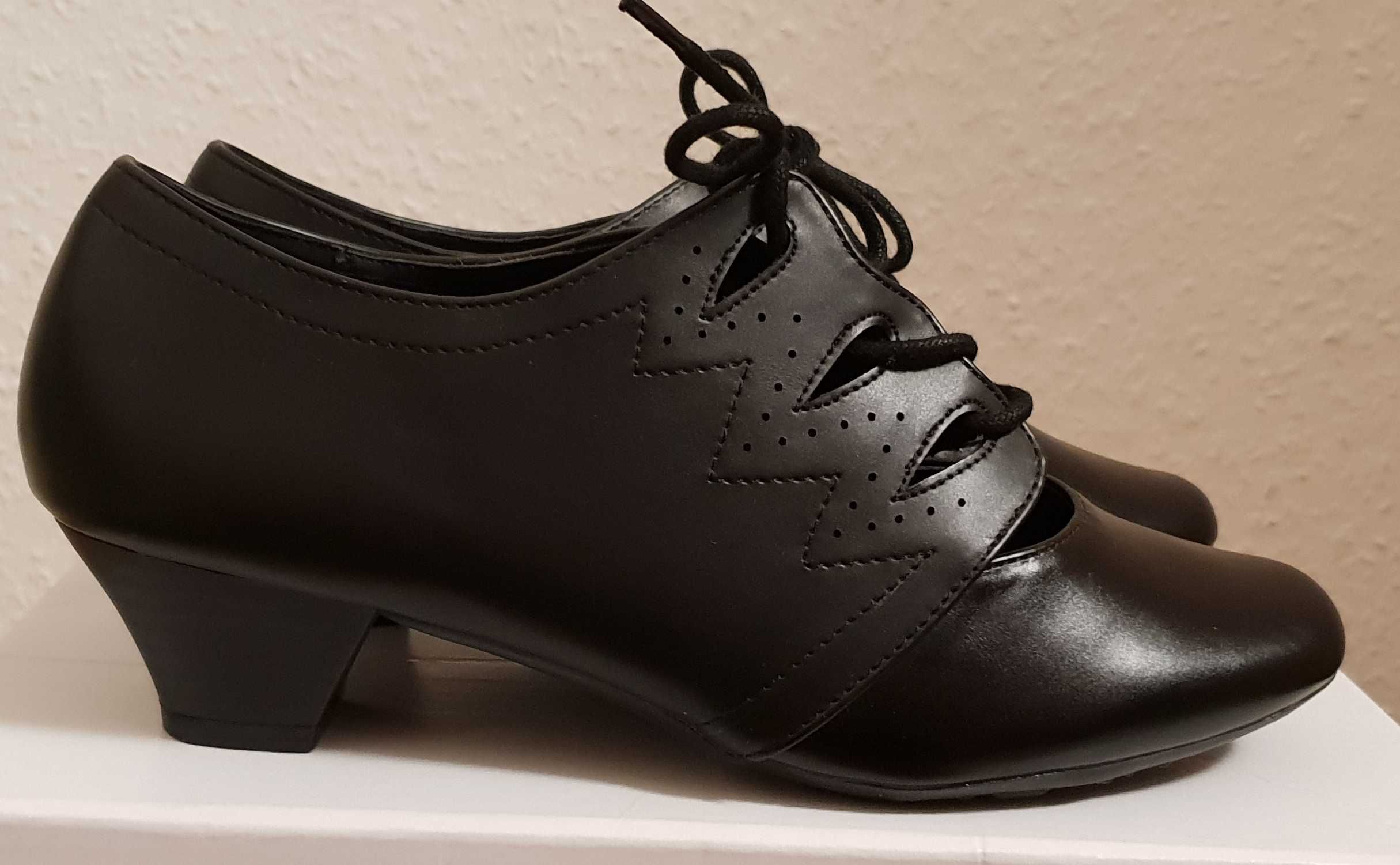 Mae & Mathilda Pantofi dama Pumps superbi de culoare neagra 38- NOI