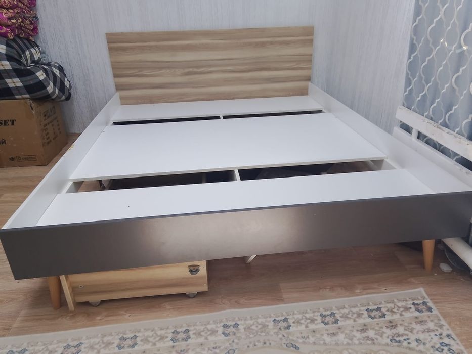 Двух спальная кровать Продам