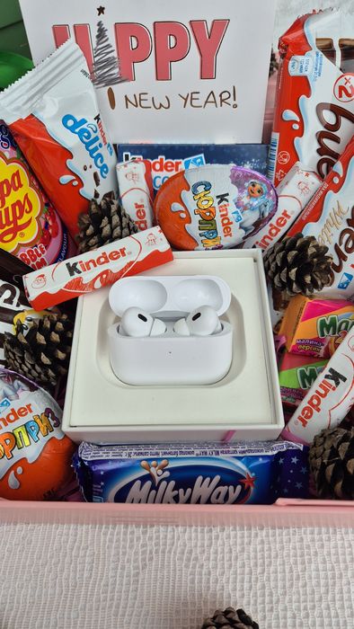 Подарочные коробки и упаковки