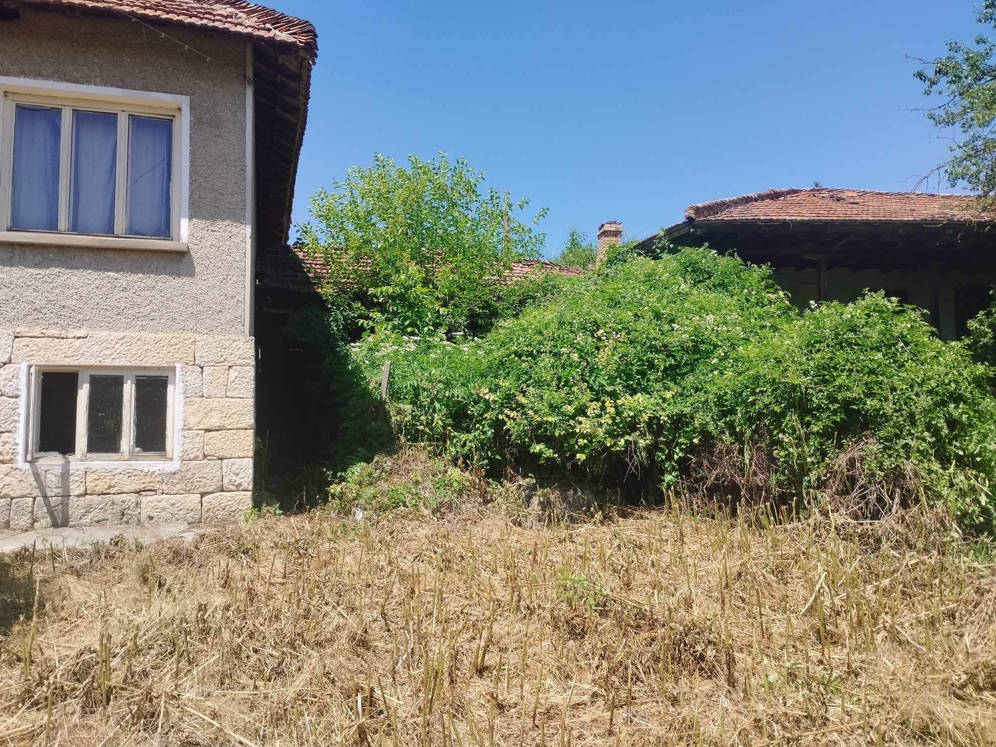 Продавам къща в с. Дряновец
