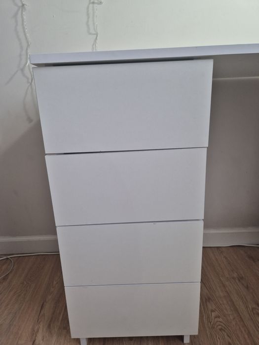 Продаётся письменный стол