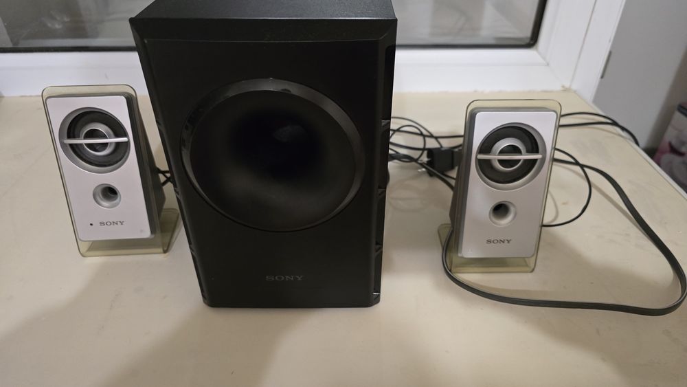 Сабвуфер с колонками , б/у в отличном состоянии,  их Америки,  продам