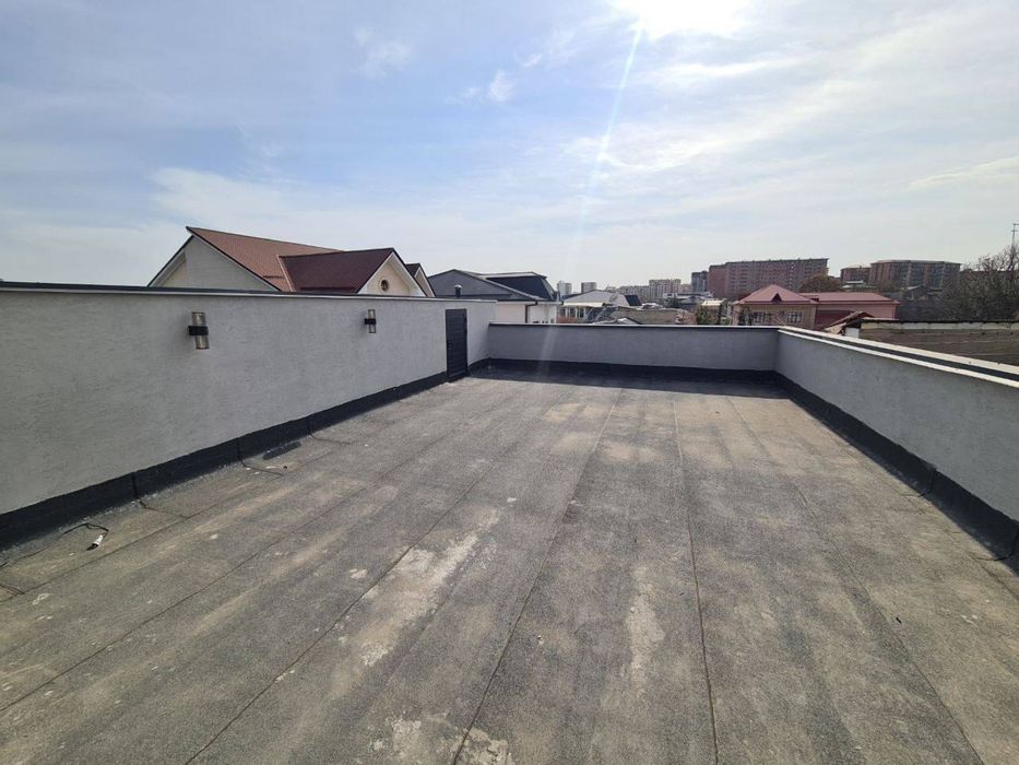 Продаю дом с бассейном