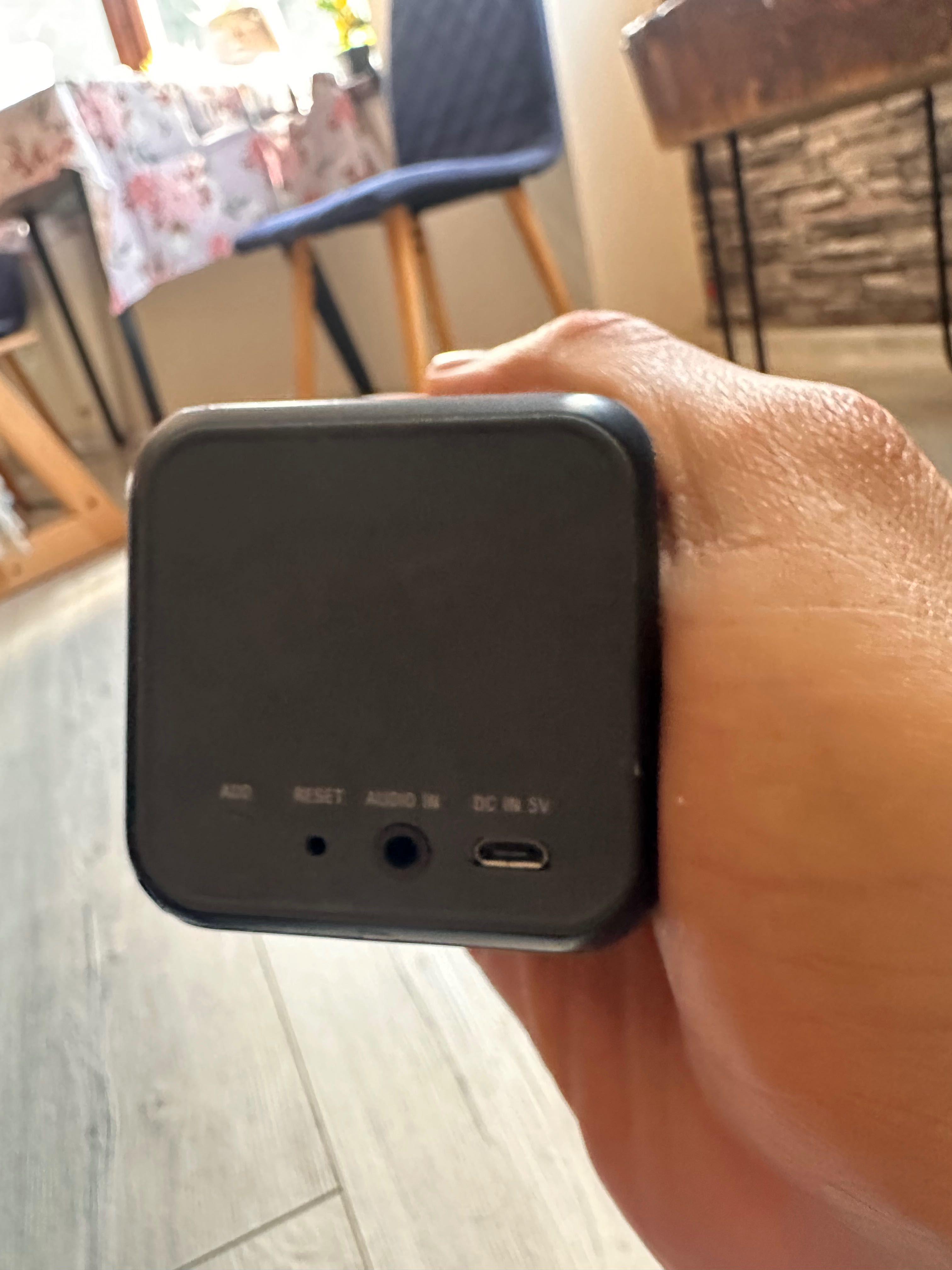 Продавам Bluetooth колонка Sony SRS X11