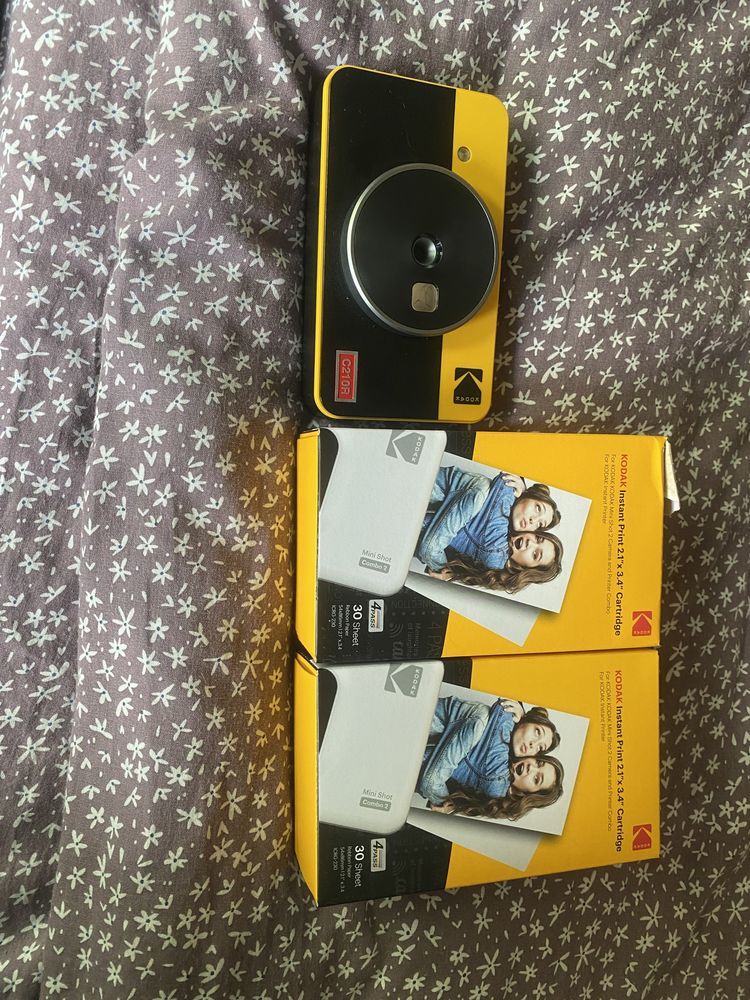 Kodak mini Shot 2 retro instant + 68 sheets gift bundle