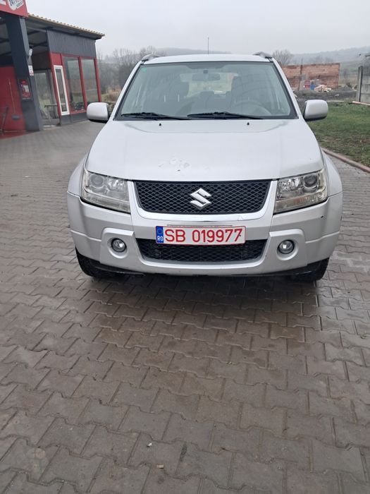 Vând suzuki grand vitara