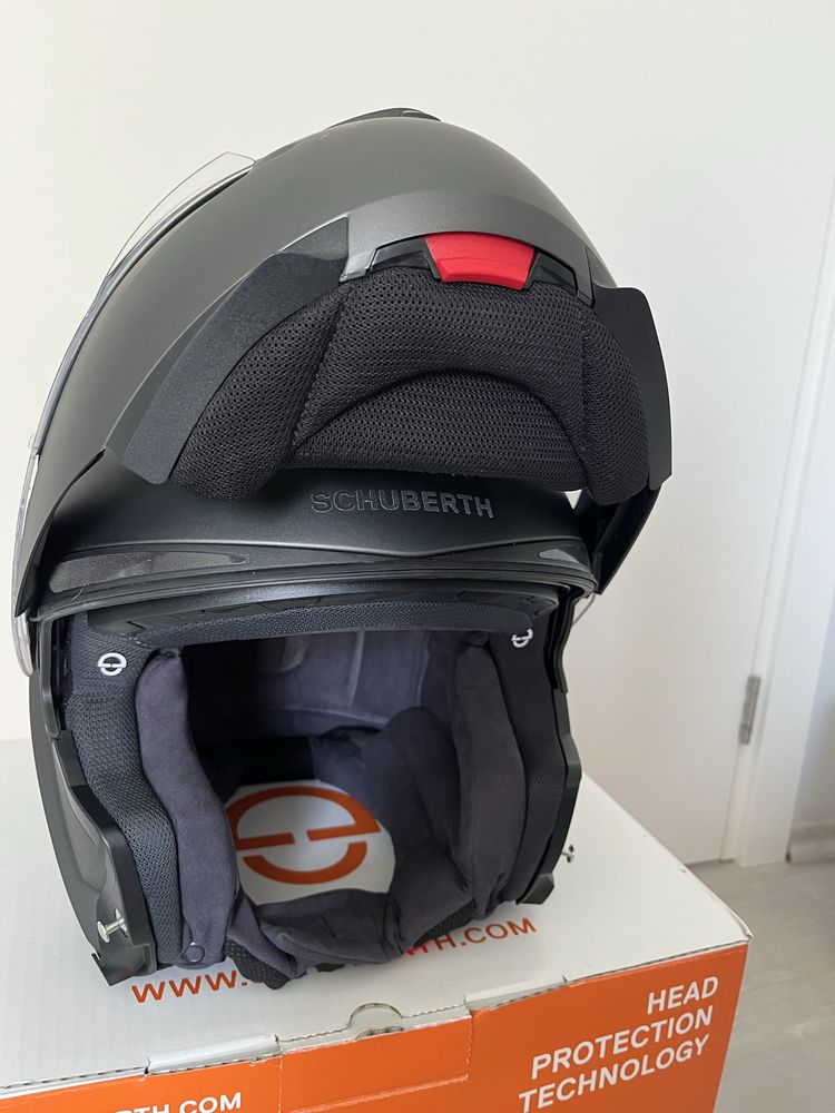 Мото каска модуларна SCHUBERTH