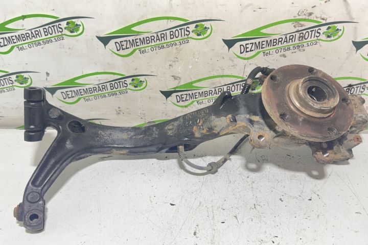 Fuzeta fata dreapta 8D040725 Audi A4 B5