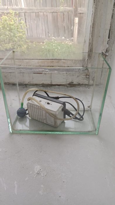 Продам маленький аквариум