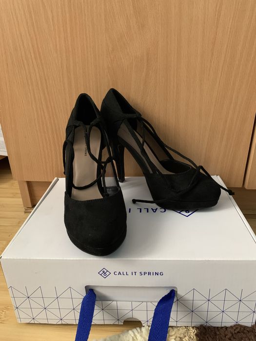 Pantofi  cu toc eleganti