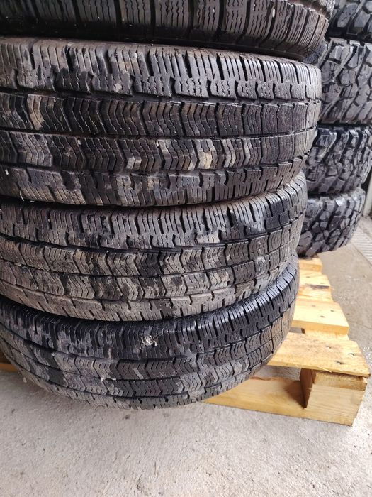 Vând 2 cauciucuri 195 75 16c
