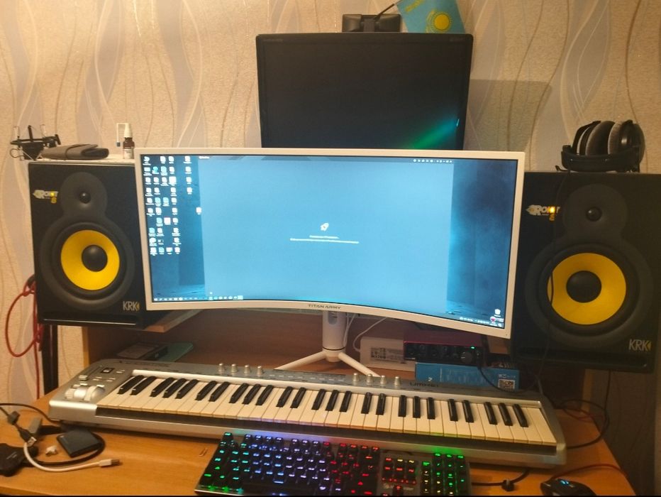 Студийный монитор