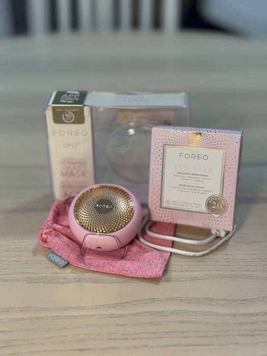 Уред FOREO UFO 2 + подарък - Glow Addict 2.0 маски