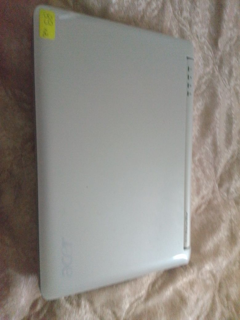 Лаптоп Acer aspire one