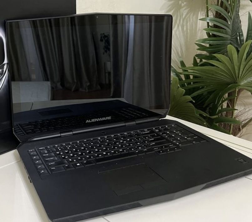 Срочно!!! Сенсорный Ноутбук Alienware 17 R2