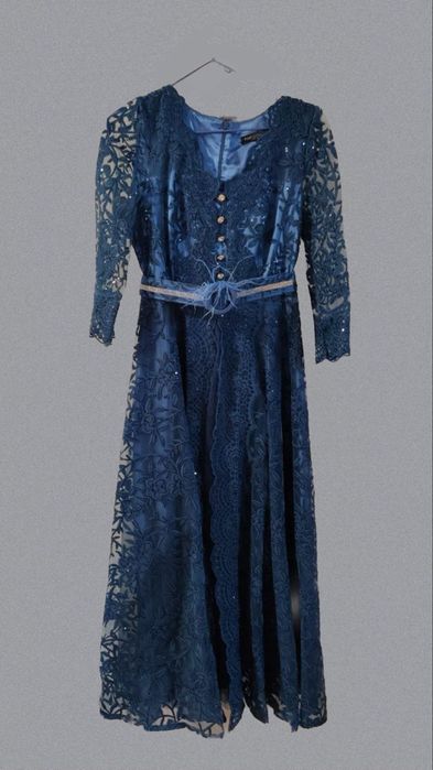 Платье нарядный продается