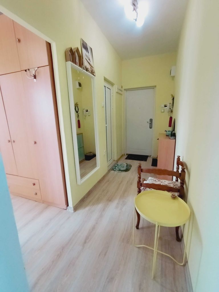 Продава се Двустаен апартамент в Добрич, Център - 68 кв.м за 1013 €/кв.м - Снимка #7
