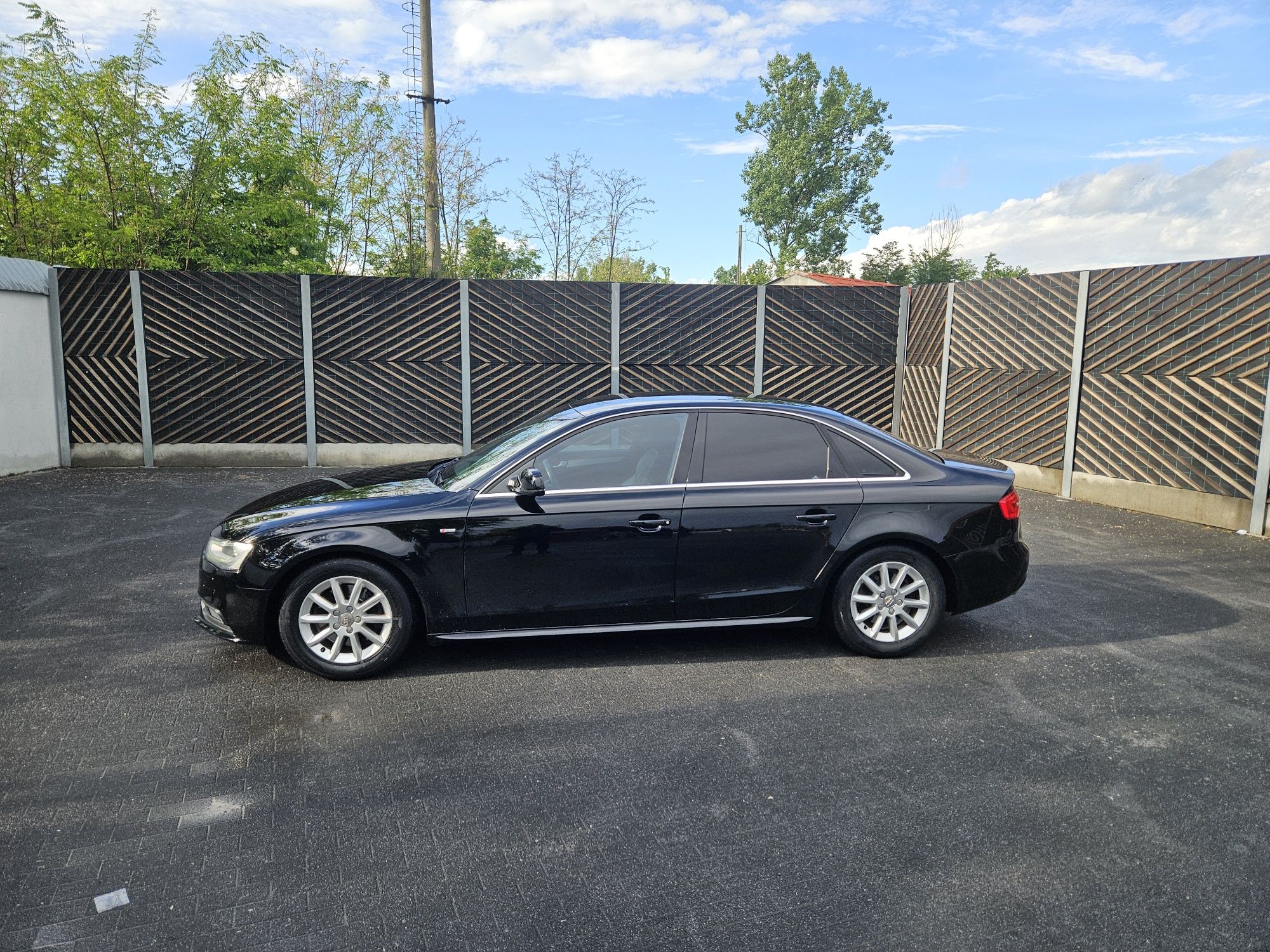 Audi A4 Black Edition S-line