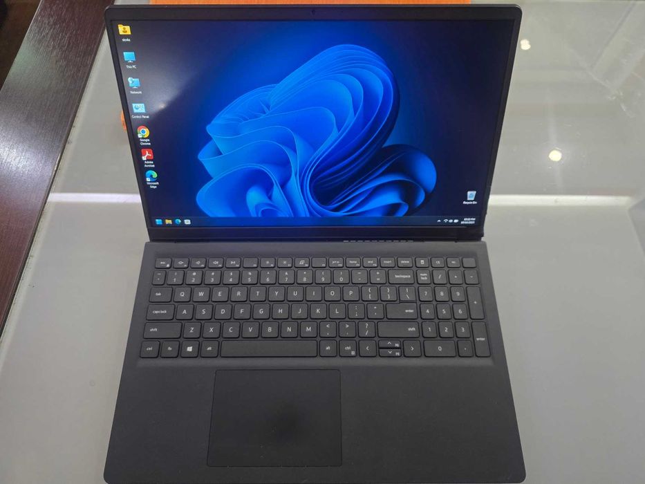 Лаптоп DELL 3511 / i3-1115G4 / 240Gb NVME + 500 HDD/ 16Gb DDR4