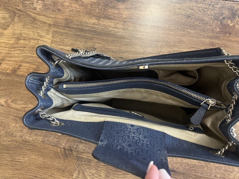 Нова Чанта GUESS