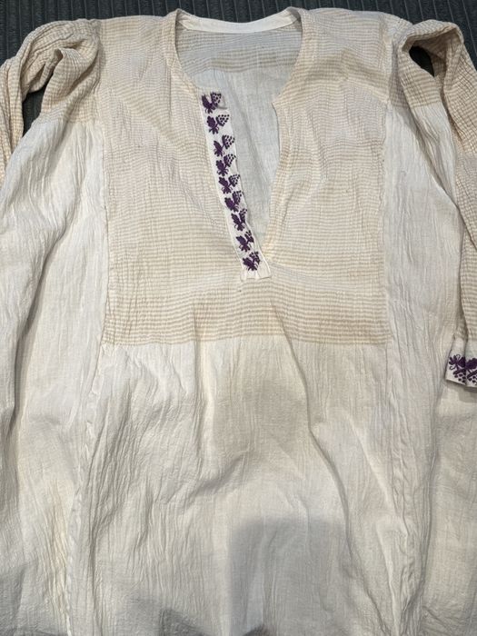 Продавам антични кенарени народни ризи