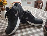 Adidasi Nike, pt copii mărimea 35.5 folosiți în stare impecabila
