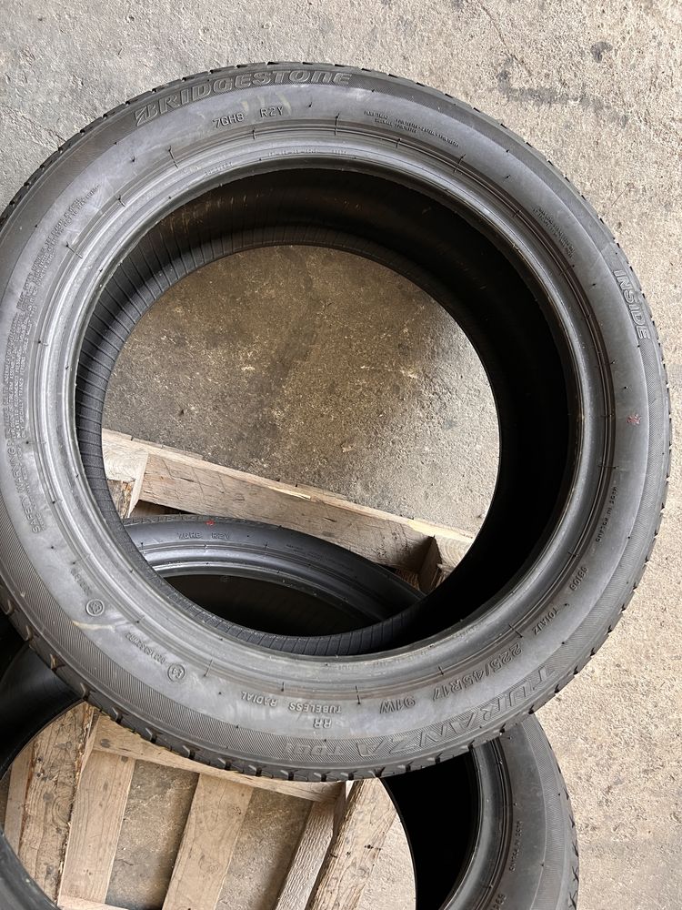 4 anvelope vara 225/45/17 , Bridgestone , 5.8 mm