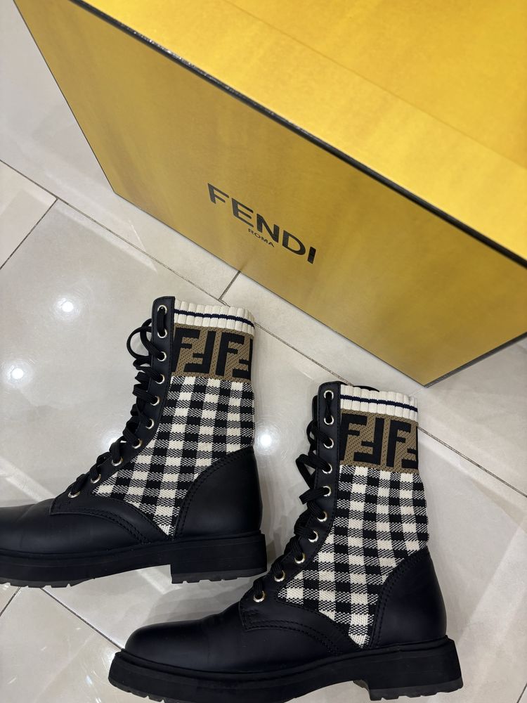 Fendi боти с кутия в отлично състояние