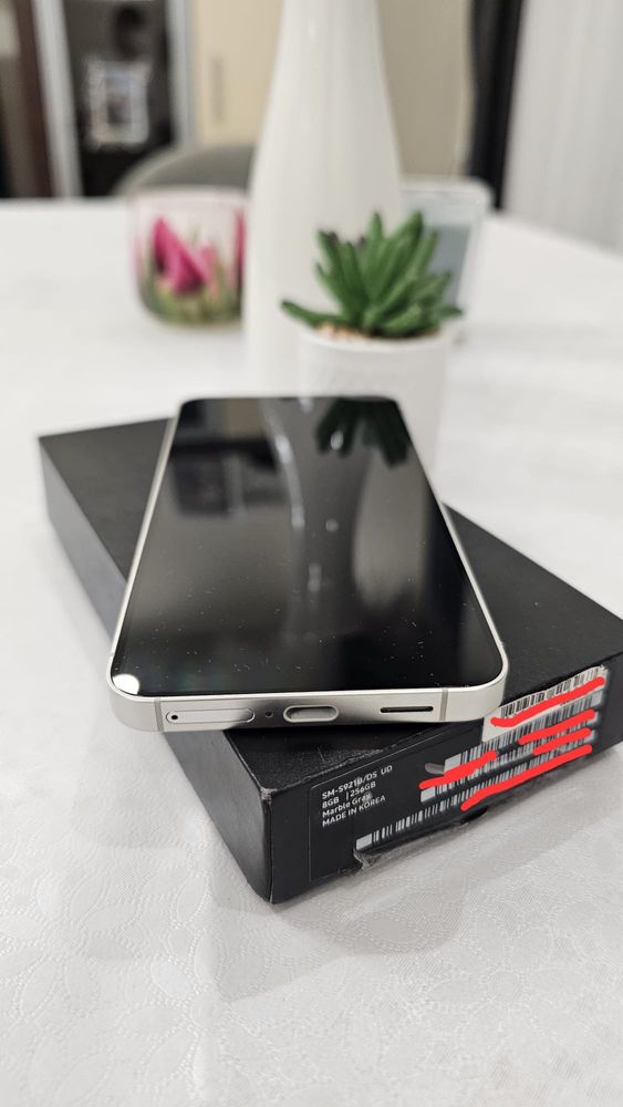 Samsung galaxy S24 256Gb/8GB Ram
