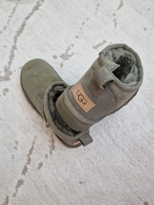 Vand UGG originale verde Kaki 37 piele intoarsa