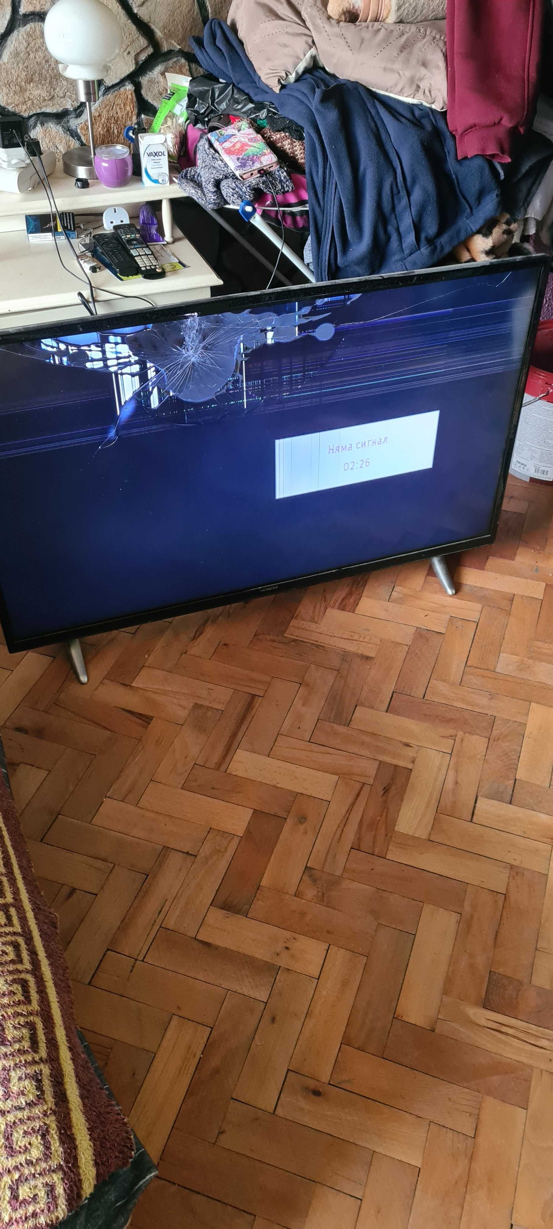 Телевизор Hitachi 50inch счупен екран но работи