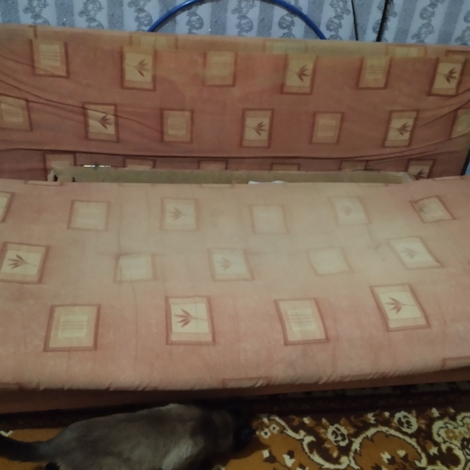 Продам мягкую тахту.