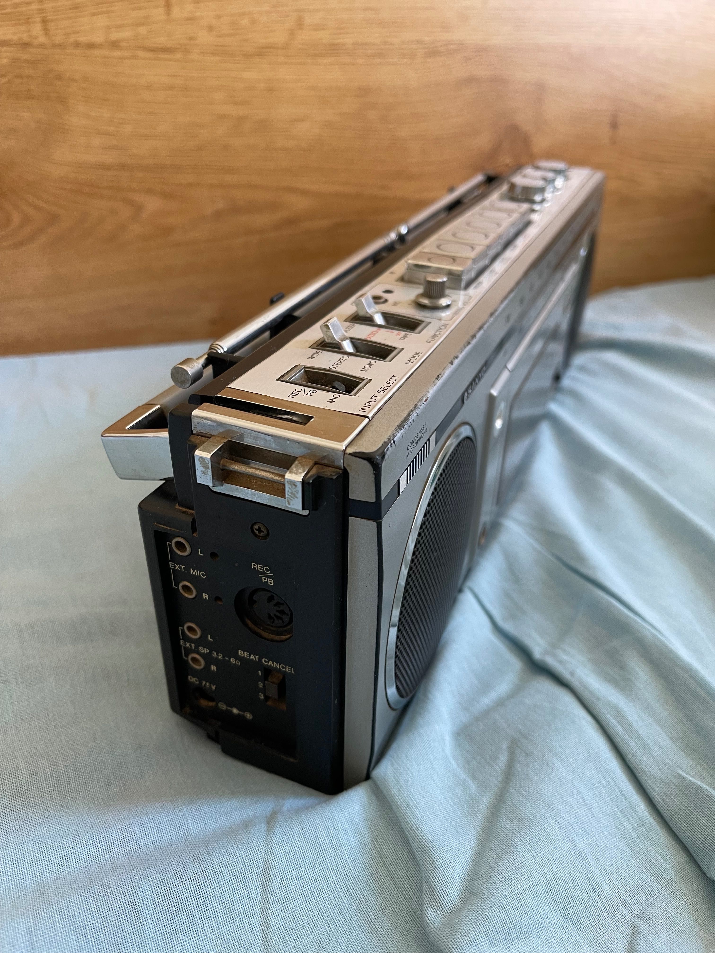 Sanyo M7700F Japan mini boombox