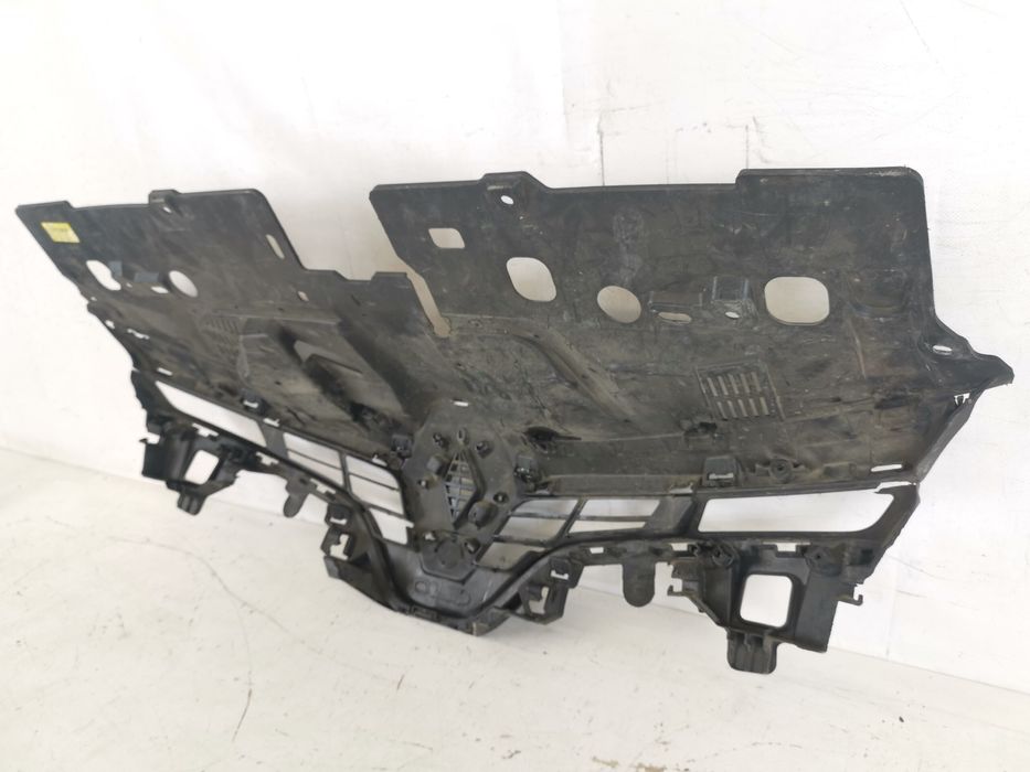 Радиаторна решетка Рено Клио 4 / Renault Clio 4 Оригинална и в добро с