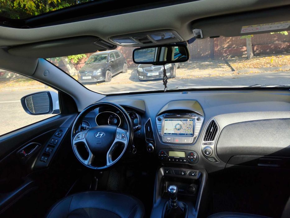 HYUNDAI ix35  / 2015 / Euro 5 / NAVI / Panoramic/ Senzori / 1.7 Diesel