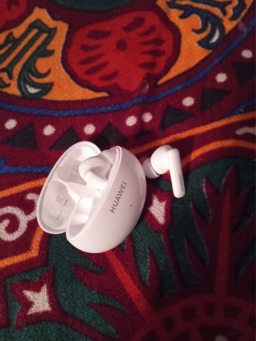 Наушники Huawei