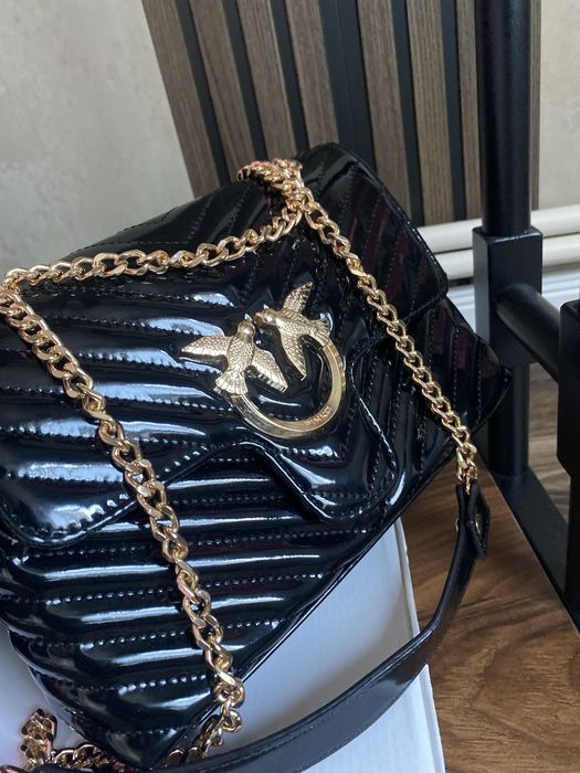 Pinko, кожата е като естествена. Лак